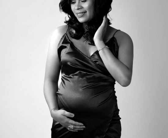 Happiness is on the way. 
 #maternityshoot #soontobemom #vasandiegocreativestudi...